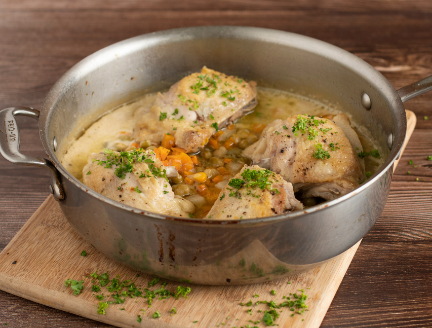 Pollo en salsa blanca con vegetales mixtos
