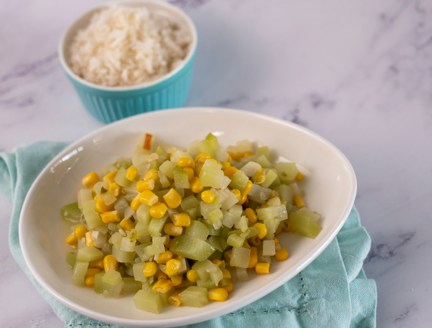 Picadillo de chayote y maíz dulce